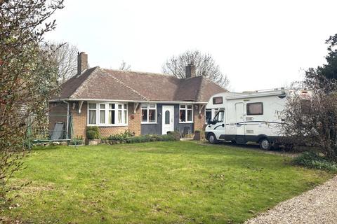 3 bed property, in New Road, £295,000