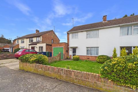 3 bed property, in Fairey Avenue, £270,000