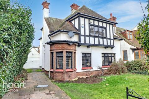 3 bed property, in Church Road, £375,000