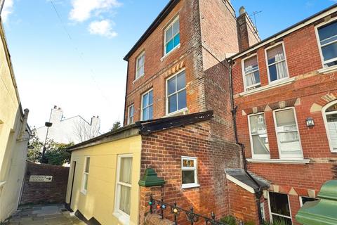 1 bed property, in Sinnock Square, £160,000