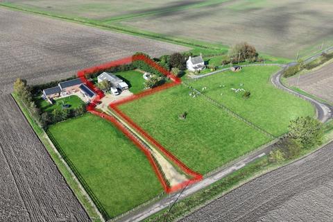 4 bed property, in Low Grounds, £170,000