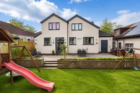 4 bed property, in Radfield Drive, £385,000