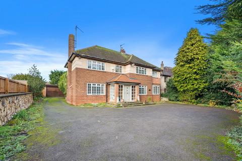 4 bed property, in 146 Northampton Road, £750,000