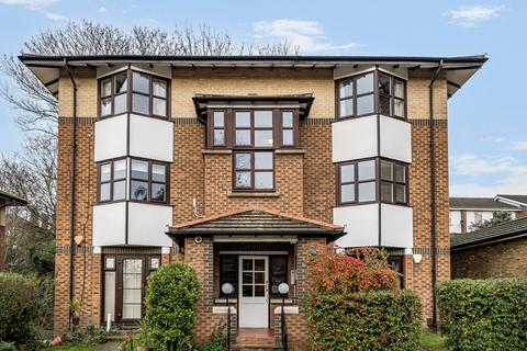 1 bed property, in Celestial Gardens, £220,000