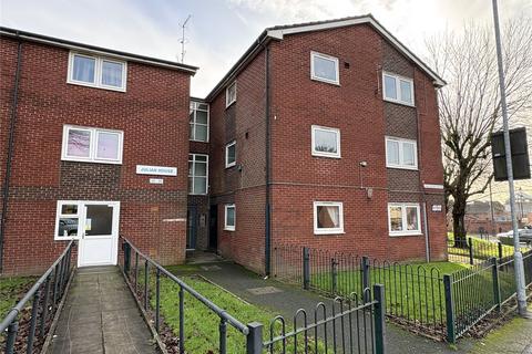 1 bed property, in Henshaw Street, £70,000