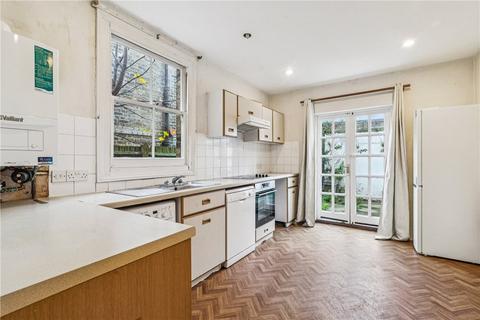 3 bed property, in St. Dunstans Road, £850,000