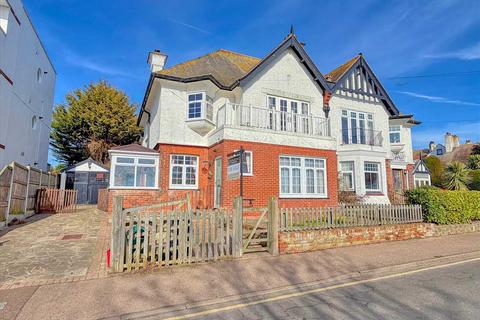 4 bed property, in Naze Park Road, £450,000