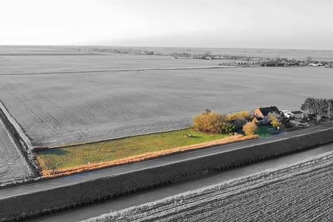 3 bed property, in Fodderdyke Bank, £190,000