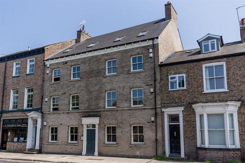 19 bed property, in Clarence Street, £2,000,000