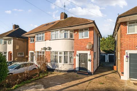 3 bed property, in Ferncroft Avenue, £700,000