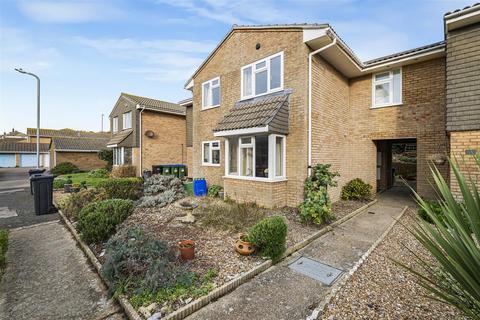 1 bed property, in St. Crispians, £235,000