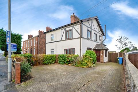 4 bed property, in Halton Road, £350,000