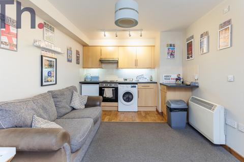 1 bed property, in Cinnamon Court, £113,000