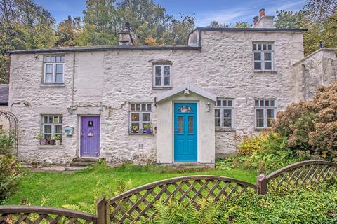 5 bed property, in 34 Leighton Beck Road, £475,000