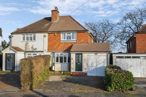 2 bed property, in Mill Way, £450,000