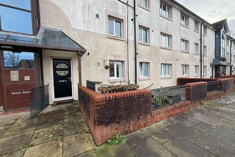 2 bed property, in Elder Court, £90,000