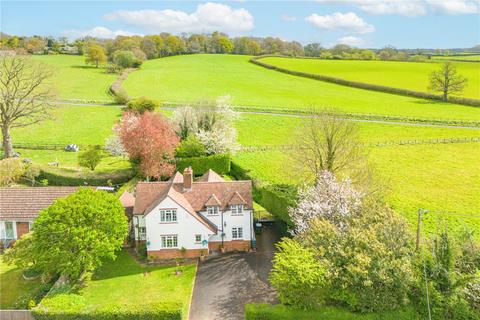 3 bed property, in Cold Ash Hill, £700,000