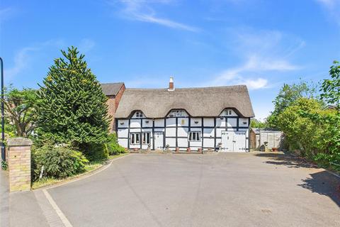 4 bed property, in Post Office Road, £500,000