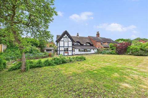 4 bed property, in Post Office Road, £500,000