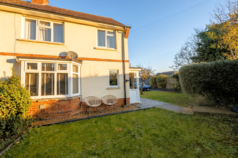 3 bed property, in Prospect Road, £450,000