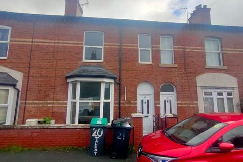 4 bed property, in Talbot Road, £160,000