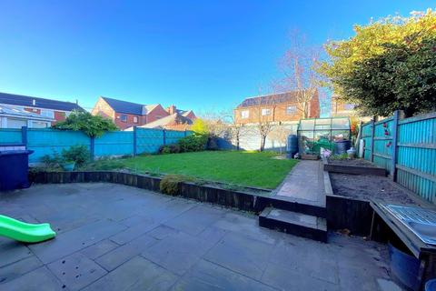 3 bed property, in Ensall Drive, £345,000