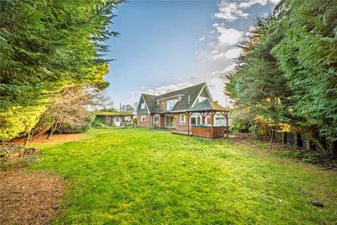 4 bed property, in The Broadway, £425,000