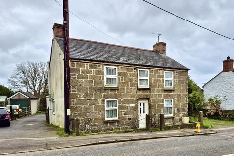 4 bed property, in Crowlas, £340,000