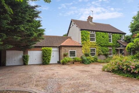 5 bed property, in Sundon Road, £950,000