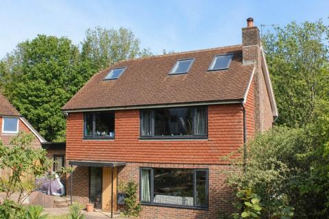 5 bed property, in Cranedown, £875,000