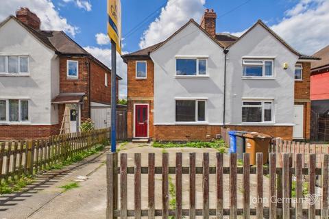 3 bed property, in Devon Close, £185,000