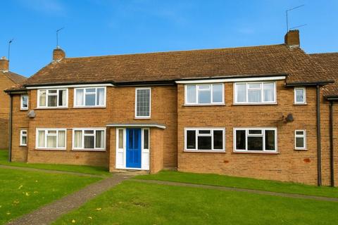 2 bed property, in Amberden Avenue, £325,000