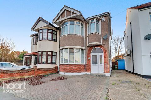 4 bed property, in Crystal Avenue, £600,000