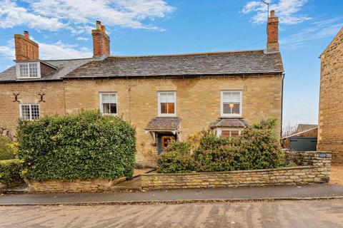 4 bed property, in Stoke Hill, £1,300,000