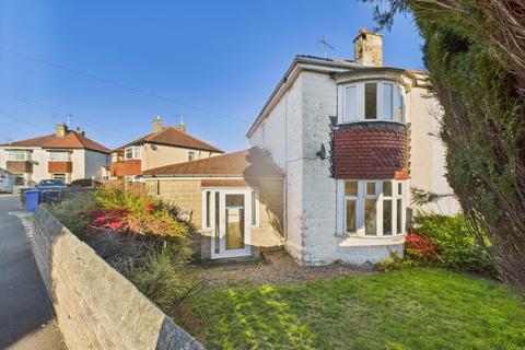 3 bed property, in Chatsworth Park Grove, £141,000