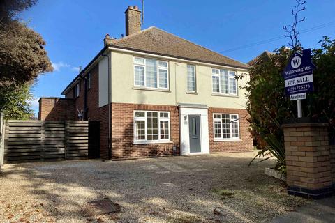 3 bed property, in Beatrice Avenue, £279,995