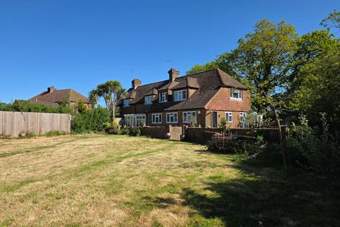 4 bed property, in Northiam Road, £500,000