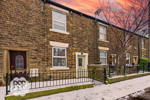 2 bed property, in Low Leighton Road, £210,000