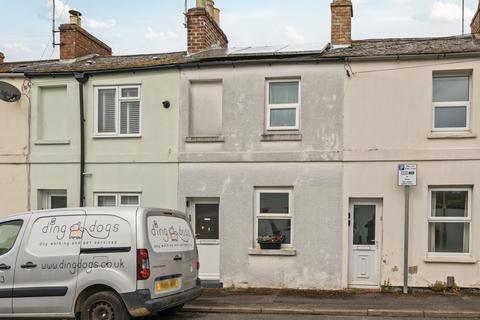 2 bed property, in Upper Park Street, £180,000