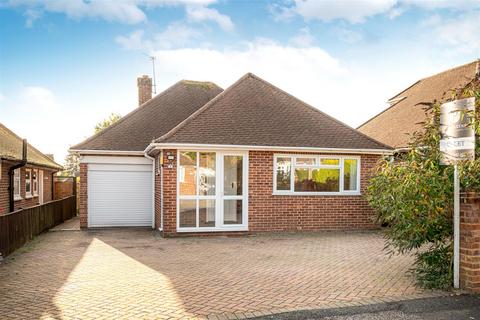 3 bed property, in Lansdell Avenue, £530,000