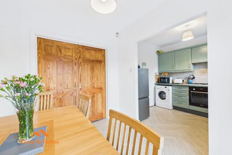 4 bed property, in Primet Heights, £259,950