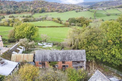 3 bed property, in Llanfyllin, £165,000