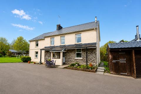 5 bed property, in Llanwnnen Road, £575,000