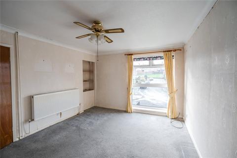 2 bed property, in Claymore Close, £92,500