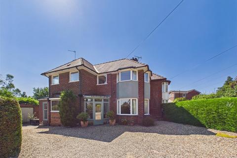 2 bed property, in Humberdale Drive, £325,000