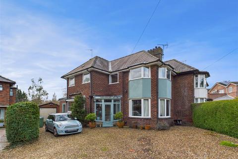 2 bed property, in Humberdale Drive, £340,000