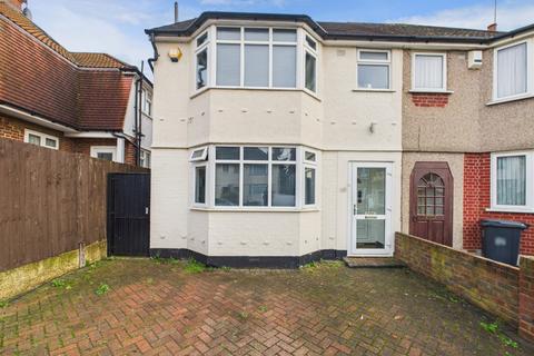 6 bed property, in Winlaton Road, £850,000