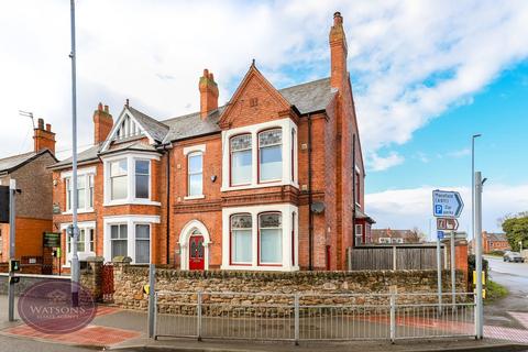 4 bed property, in Station Road, £475,000