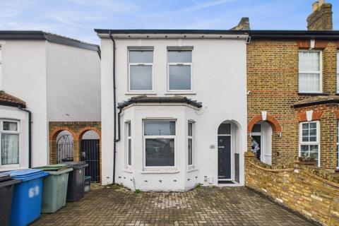 6 bed property, in Homesdale Road, £1,100,000