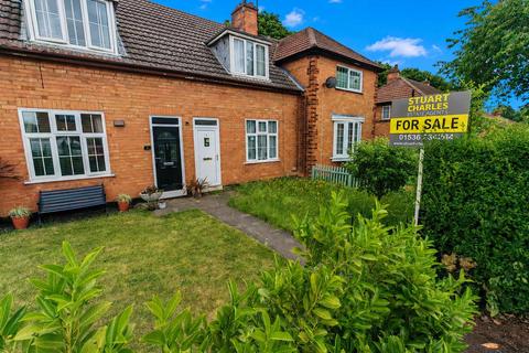 2 bed property, in Bessemer Grove, £175,000